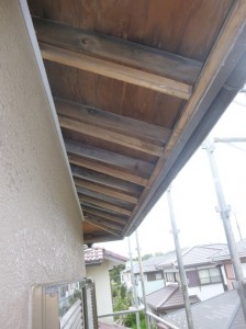 太子町　不具合のある箇所を補修し、明るい屋根に変身。光沢のある艶有りの塗装仕上げに。