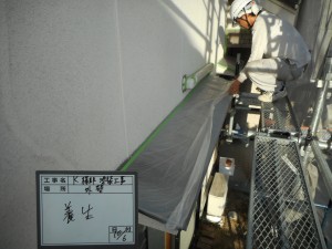 太子町　フッソ遮熱型塗料を屋根に…差し色のブラウンが引き締め、更に明るく。