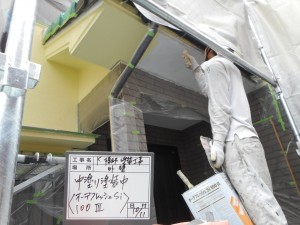 太子町　フッソ遮熱型塗料を屋根に…差し色のブラウンが引き締め、更に明るく。