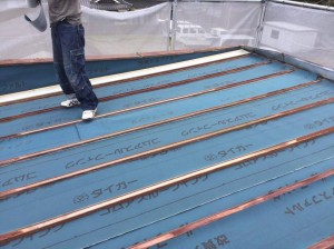 たつの市　錆びたトタン屋根（瓦棒）に屋根カバー工法