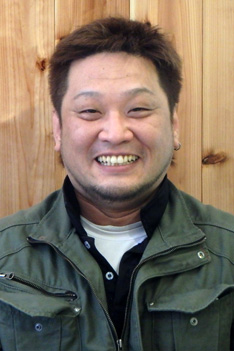 上田　友也