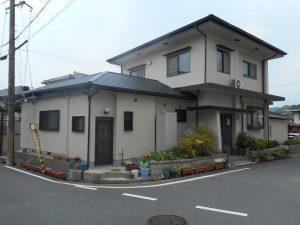 姫路　外壁は超高耐久のフッ素塗料・屋根は下塗り2回＋上塗り2回の4回塗り!