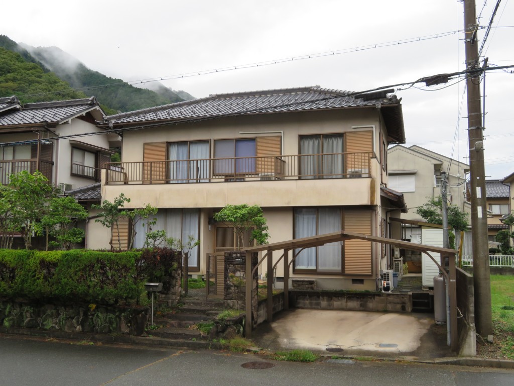 瓦屋根を活かしてシックな和モダンにイメージチェンジ！屋根漆喰補修　宍粟市