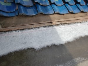 姫路市　玄関ポーチのトタン屋根の雨漏り修理とベランダFRP防水工事