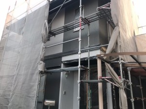 加古川市　グレーの濃淡で交互に色分けしたデザイン性の高い外壁・屋根塗装