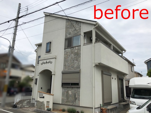 黒に白が映え、センスが光る‼屋根には、遮熱効果の高い塗料を使用!