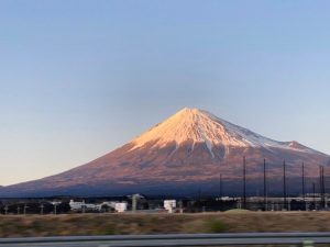 まさかの⁉遠方出張に‥‥‼　工場・倉庫のシーリング工事。