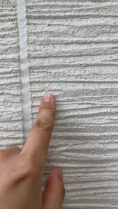 サイディング浮き補修、お悩みのコケに光触媒防カビ・抗菌・抗ウイルス塗料を使用した外壁塗装