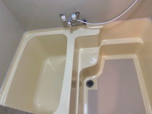 姫路市【バスタブ(浴槽)・浴室塗装】職人の技で、よみがる浴室