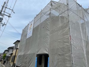 ガイナ屋根塗装はグレー、外壁ツートンカラーのマットな仕上がり　姫路　