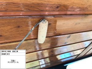 加西市築16年　軒天・玄関庇と柱の木部塗装、コケ汚れで困っていた外壁塗り替え