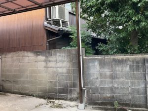 姫路　瓦屋根の谷板金修理、カーポート屋根の波板張替え・アルミ柱交換