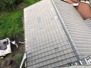 姫路　瓦屋根の谷板金修理、カーポート屋根の波板張替え・アルミ柱交換