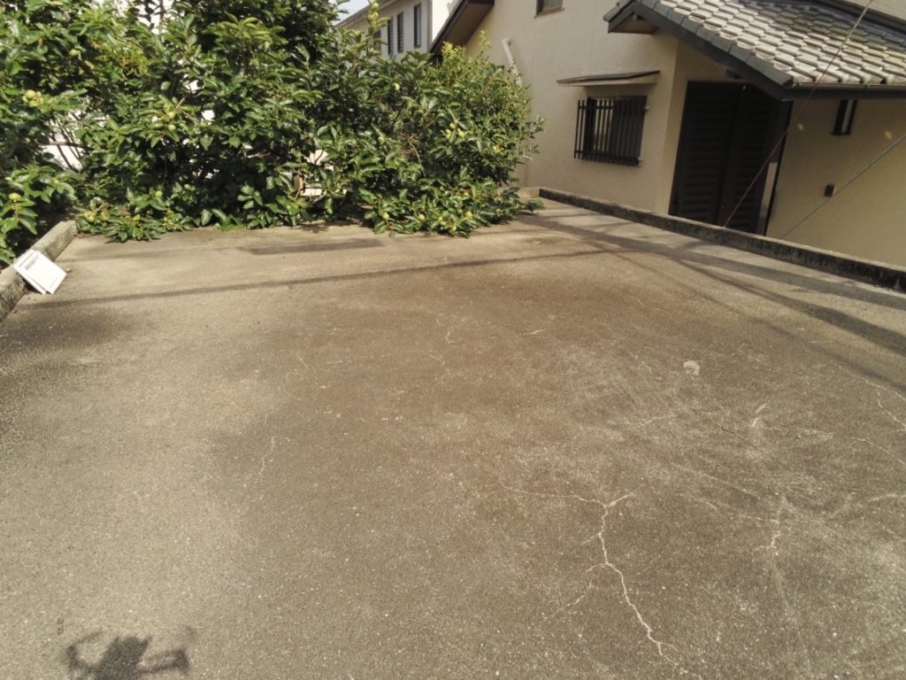 加古川市　外壁塗装の現地調査の結果、最優先したガレージ屋上防水工事
