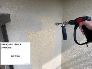 高砂市　瓦屋根の銅製谷板金に穴！漆喰補修工事と外壁ひび割れ補修塗装