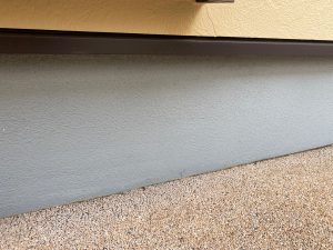 【太子町・屋根外壁塗装工事から１年】断熱塗料ガイナでつや消し仕上がりに加え、アクセントの外壁部分にはツヤ感アップのクリアー塗装でメリハリ調和。