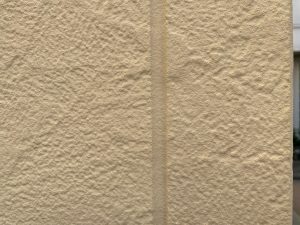 【太子町・屋根外壁塗装工事から１年】断熱塗料ガイナでつや消し仕上がりに加え、アクセントの外壁部分にはツヤ感アップのクリアー塗装でメリハリ調和。