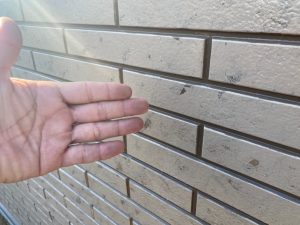 【 姫路市・屋根外壁塗装工事から３年】バルコニー内側のコケとコーキング劣化から3年。不安はなくなり点検の申し込みが楽しみです!