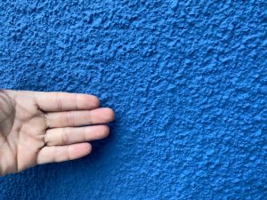 【姫路市　屋根外壁塗装して1年】1年たってもカビ・コケもなく外壁のブルーが鮮やかです!
