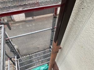 加古川市　錆を丁寧に落とし折板(金属)屋根の遮熱塗料塗り替え、外壁は現状色に合わせて塗装