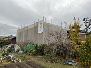 たつの市　鉄板壁（トタン外壁）・漆喰壁の塗装と、屋根波板・樋の交換