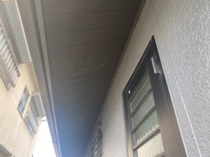 【加古川市　屋根外壁塗装工事してから1年】　コケやカビに悩まされ、不具合なく安心しました。