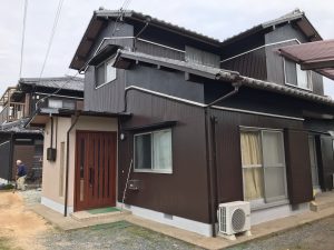 加東市　長年住む家を外壁塗装で寿命を延ばしモダンに大変身!トタン,モルタル,木部,カーポート工事