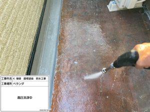 姫路市　お悩みのベランダ内壁カビ汚れ、屋根の色あせ汚れも特殊洗浄や塗装でスッキリきれいに！