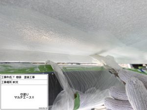 姫路市　コケや汚れに悩まされ、2色の多彩色仕上げでフレッシュに生まれ変わった屋根外壁塗装