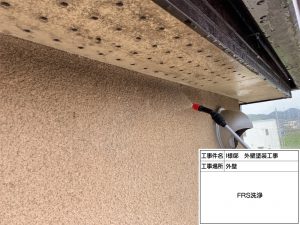 加古川市　築25年のわが家が屋根外壁塗装でこんなにきれいに！外壁のツタ、手すりのサビまでも•••