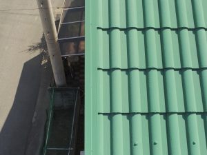 【高砂市　屋根外壁塗装工事から１年】２色使いの多彩色の外壁塗装。立体感があり、汚れの付着無し。