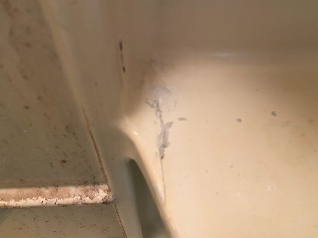 浴室キャビネット棚の割れ補修とリペア塗装工事　太子町