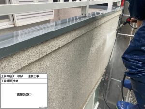 加古川　屋根の棟板金交換とバルコニー防水、白の外壁&青い屋根に塗り替え