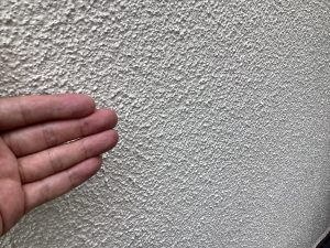 【加古川市　外壁塗装から2年後】外壁ひび割れ補修+超低汚染５分艶塗装仕上げ