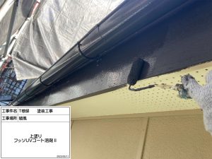 姫路市　コケ・カビ汚れスッキリきれいに！柔らかいベージュ(クエリー)に外壁塗り替え