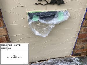 換気口付近の汚れが目立つ外壁！多彩色塗装で重厚感ある仕上がり　宍粟市