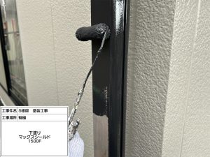 姫路　周囲に溶け込むグレー調を黒で引き締めた屋根外壁塗装