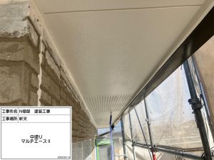 外壁はグレーの濃淡で多彩模様仕上げ・スレートグレーに屋根塗装_姫路市