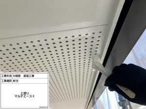 外壁はグレーの濃淡で多彩模様仕上げ・スレートグレーに屋根塗装_姫路市