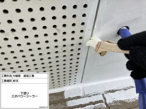 外壁はグレーの濃淡で多彩模様仕上げ・スレートグレーに屋根塗装_姫路市
