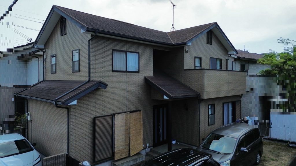 2色塗りでレンガ風を再現した外壁塗装と屋根塗装　姫路市