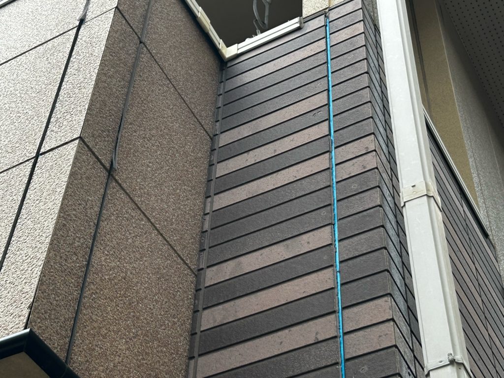 グレーでまとめたシンプルな美しさがおしゃれな屋根外壁塗装_姫路市
