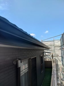 レンガ調の外壁を多彩模様塗料でモダンな石目柄に塗り替え！太子町