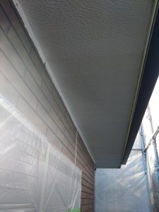 レンガ調の外壁を多彩模様塗料でモダンな石目柄に塗り替え！太子町