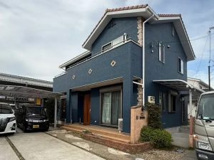 ナチュラルからネイビー系に雰囲気を変えた外壁塗装　太子町