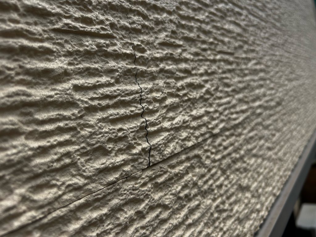 ナチュラルからネイビー系に雰囲気を変えた外壁塗装 太子町