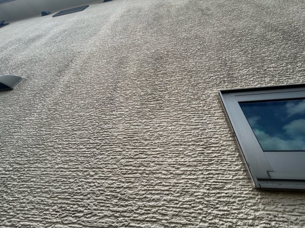 ナチュラルからネイビー系に雰囲気を変えた外壁塗装 太子町