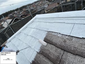 グリーン×ホワイトに猫の門柱が映える!おしゃれな外壁・屋根塗装|三木市