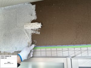 グリーン×ホワイトに猫の門柱が映える!おしゃれな外壁・屋根塗装|三木市