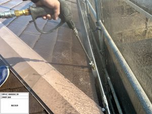 グリーン×ホワイトに猫の門柱が映える!おしゃれな外壁・屋根塗装|三木市